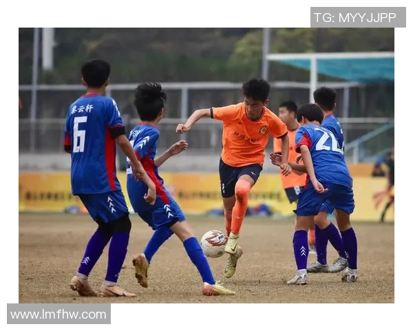 南京足球队的奋斗与荣耀：一段不平凡的突破之旅